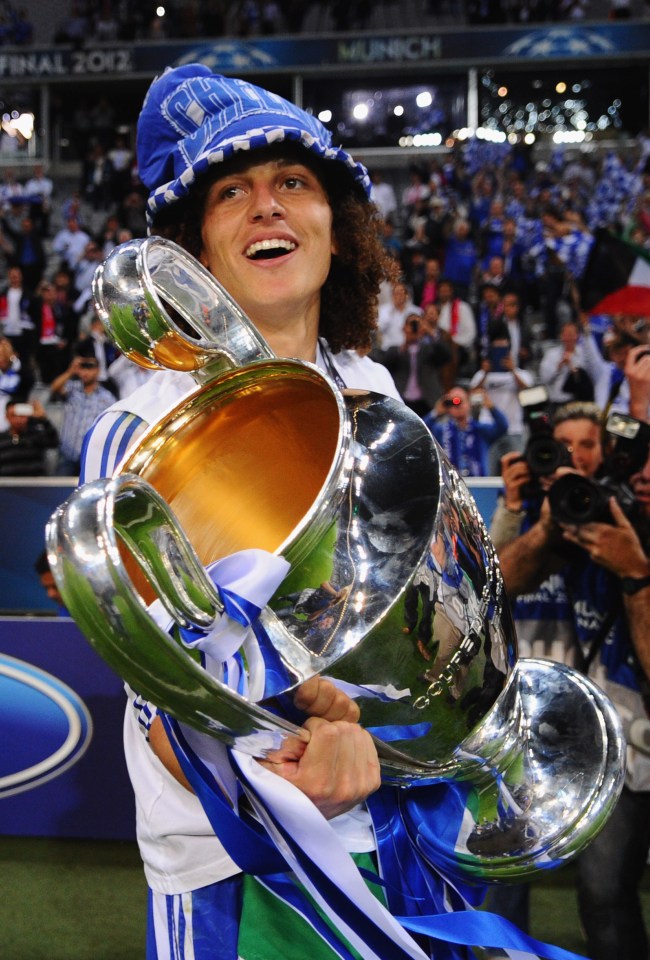  Chelsea clinched a £32m deal to bring back David Luiz on deadline day