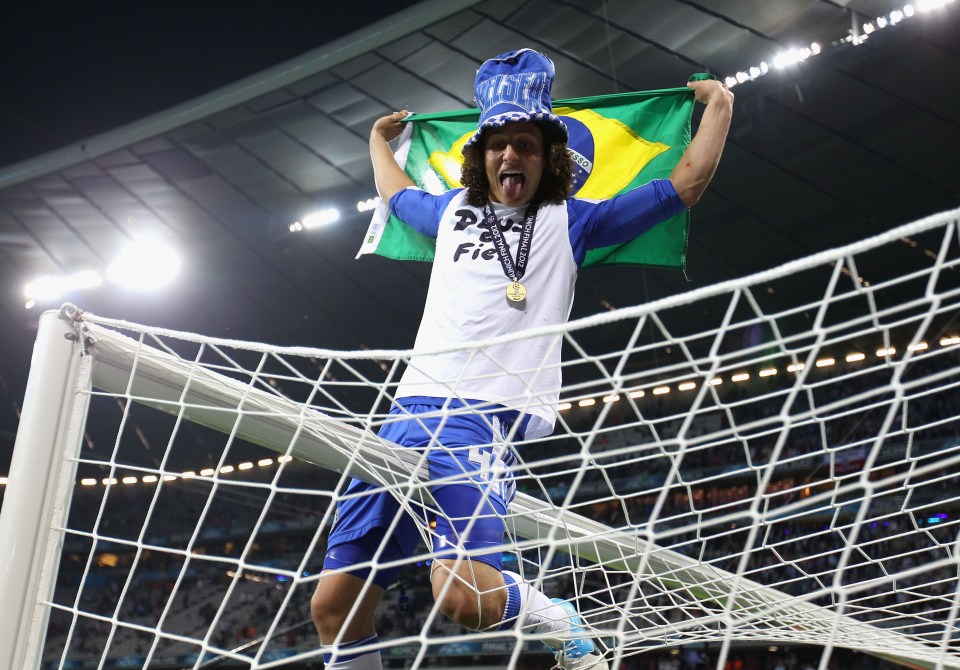  Chelsea eventually moved to re-sign David Luiz from Paris Saint-Germain