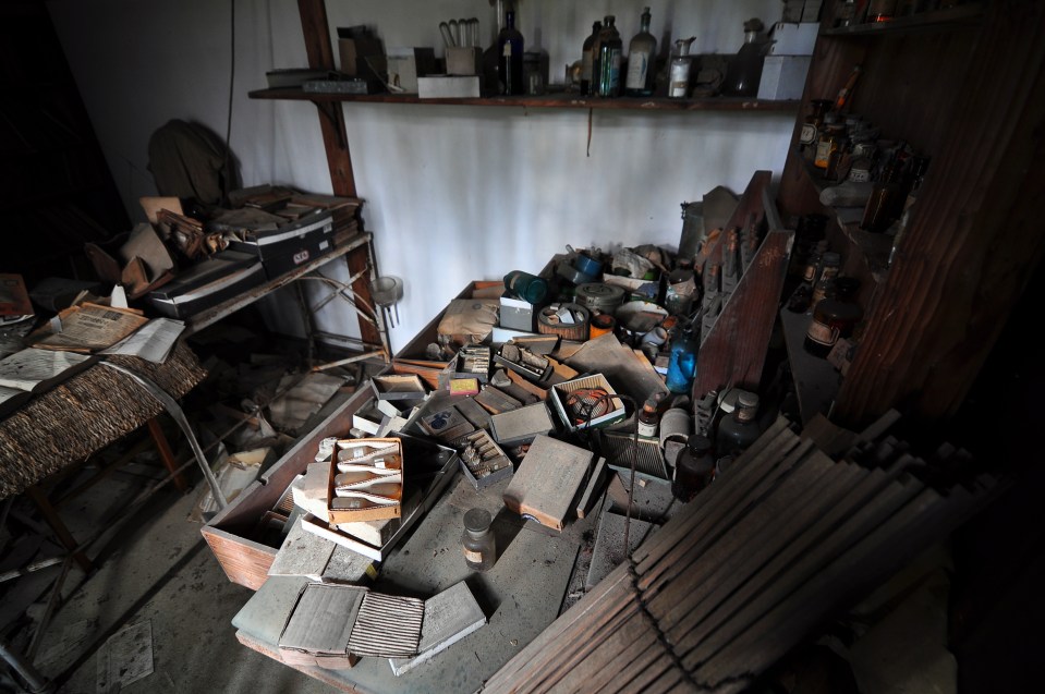  Study room of the Tokushima Countryside Clinic shows dozens of medical books 