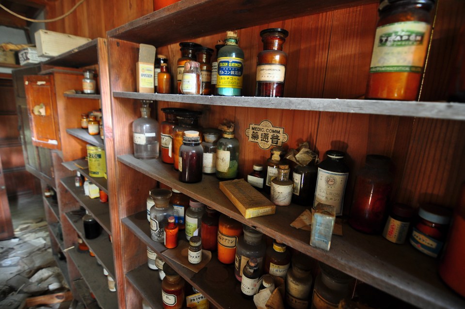  Medicine stored in the main room of the pharmacy at the Tokushima Countryside Clinic