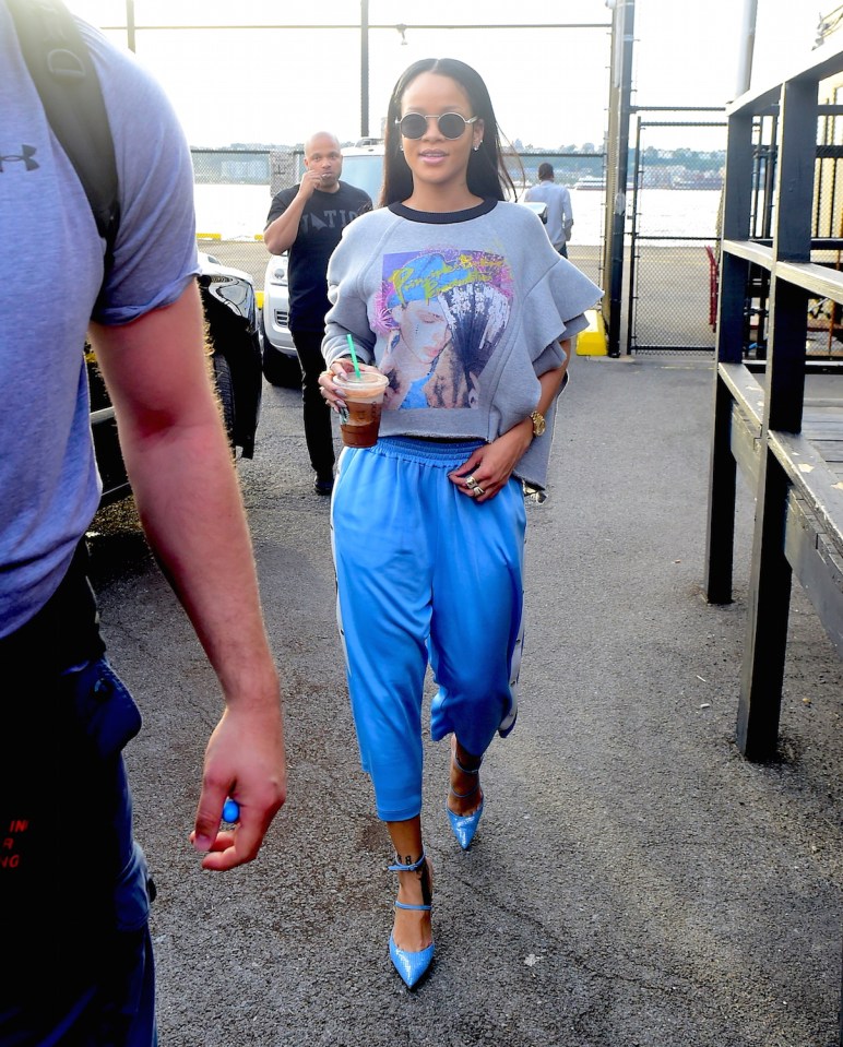  Not many girls can pull off blue pantaloons, but RiRi worked the sweatshirt and slacks look like a pro