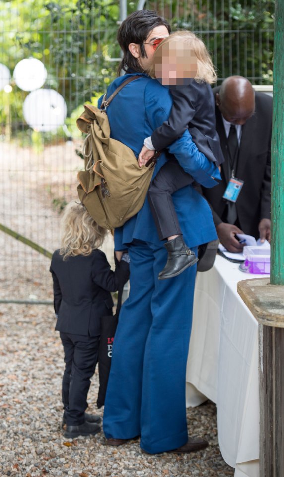 FiFi's brother-in-law Thomas Cohen arrived with his two sons from his marriage to her late sister Peaches