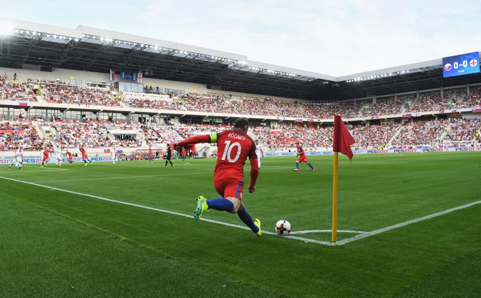  Rooney was back on corner duty to the delight of fans