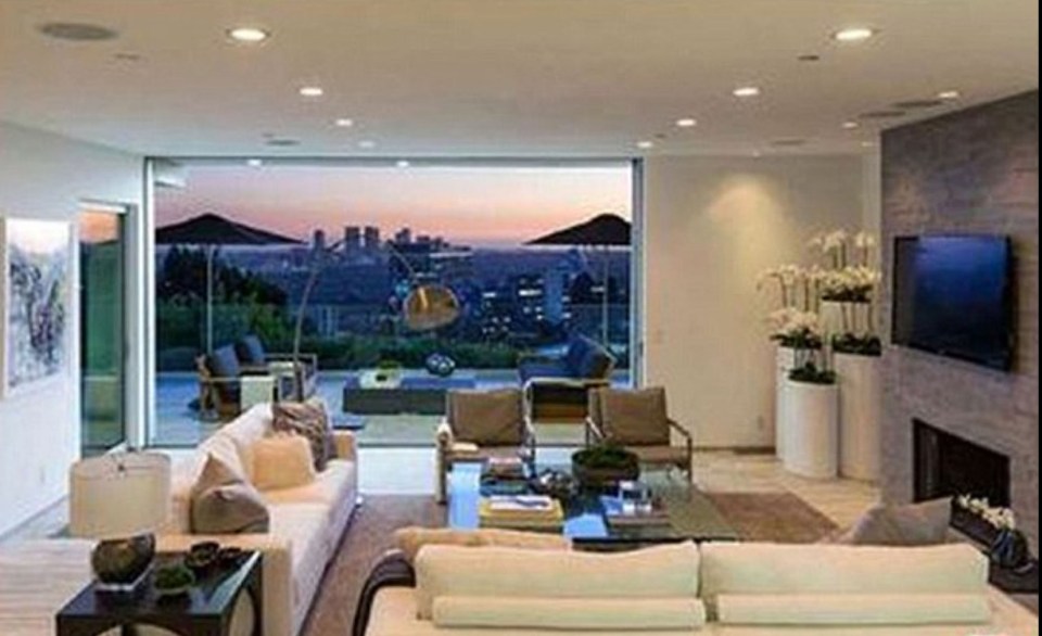 Panoramic views of LA make this home the perfect place to relax