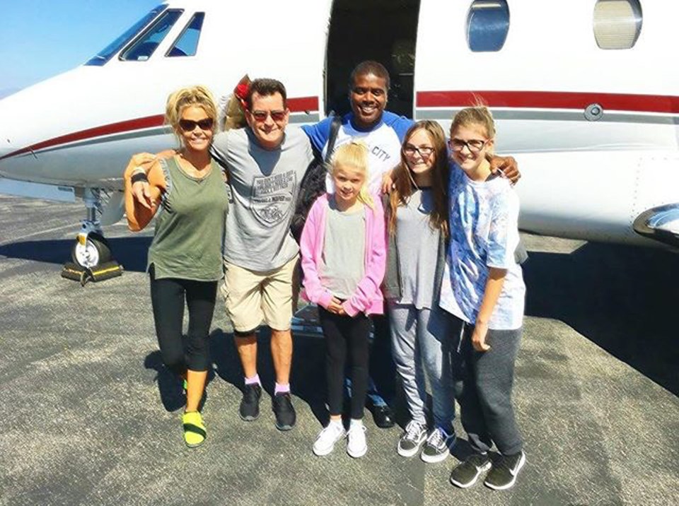  Charlie Sheen with his ex-wife Denise Richards and their kids