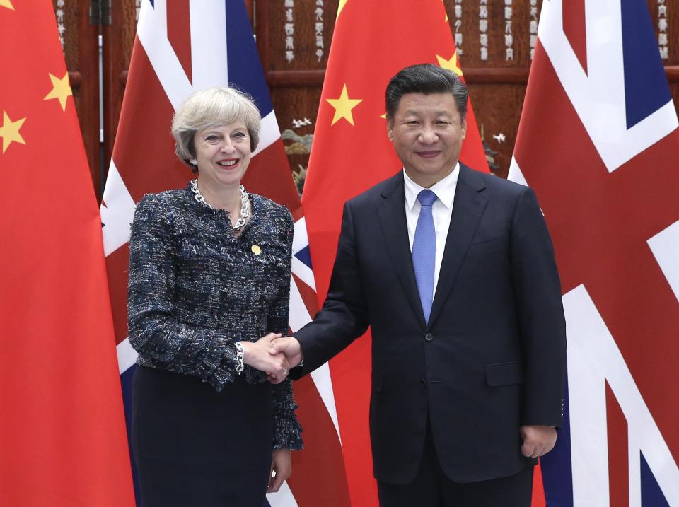 Chinese President Xi Jinping meets with British Prime Minister Theresa May, 