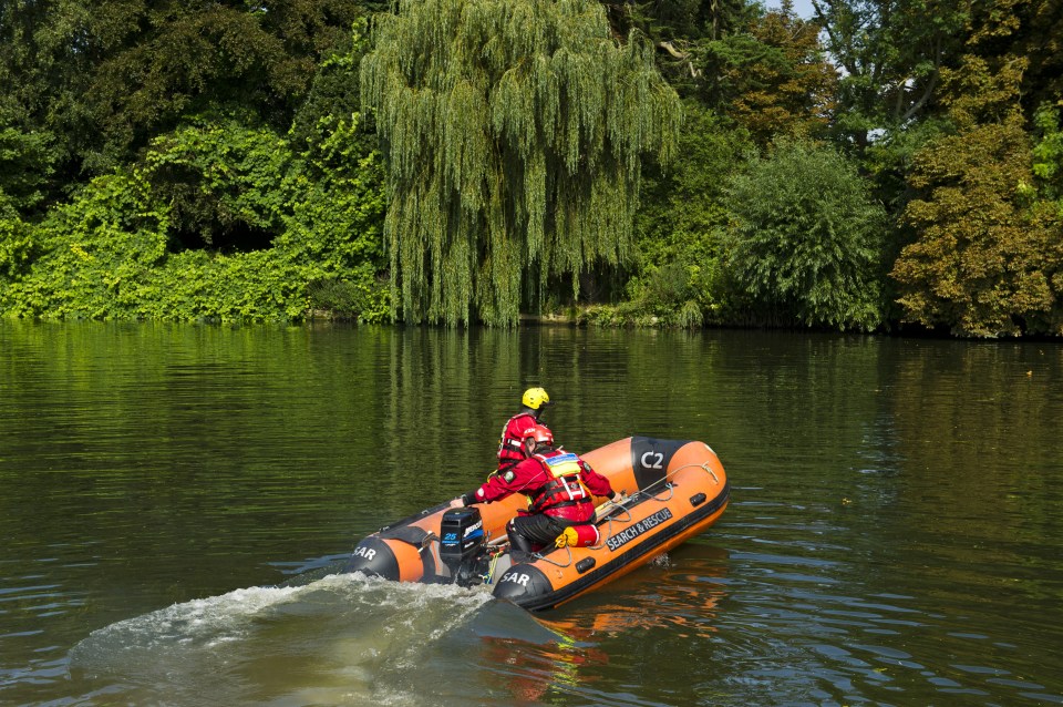  The search of the nearby River Thames started as a result of a "fear for welfare" of a person and the police investigation appeared to centre on the hotel