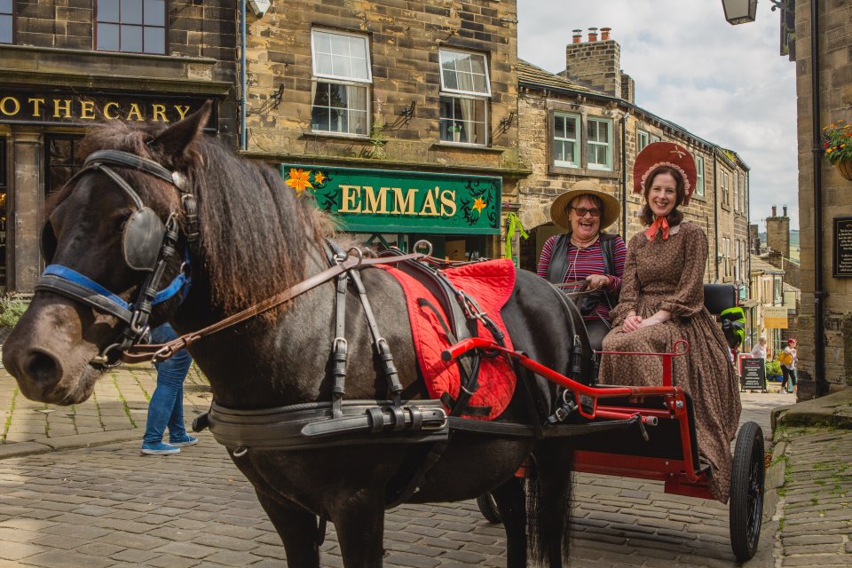 ... before taking a horse and cart ride with a friendly local