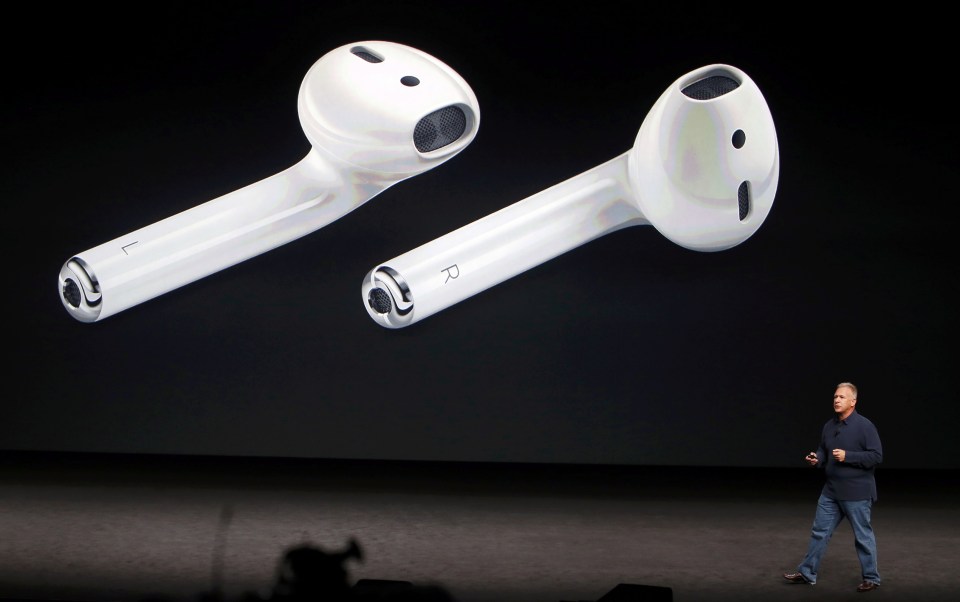  Phil Schiller, Senior Vice President of Worldwide Marketing at Apple, discusses his firm's 'AirPods'