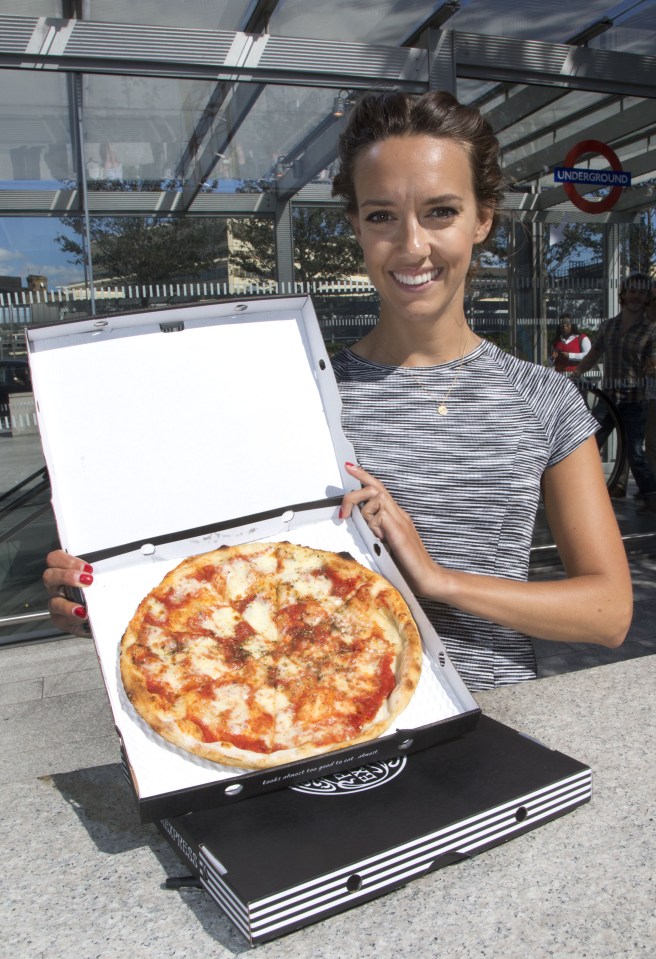  Sun girl, Jenny Francis, tests takeaway food apps and rates them out of five