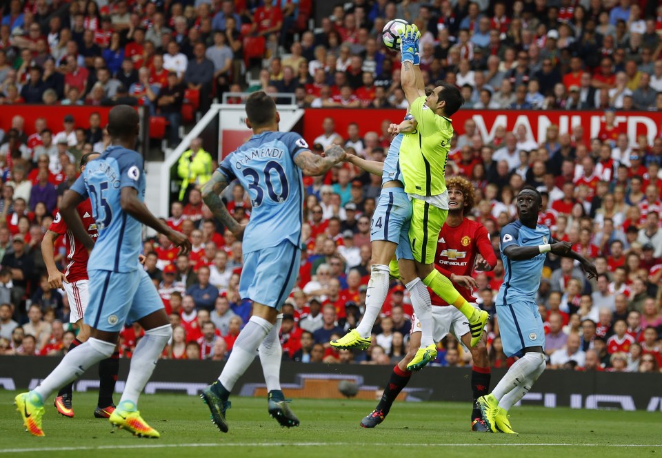 Claudio Bravo made a huge error as he failed to catch a high ball