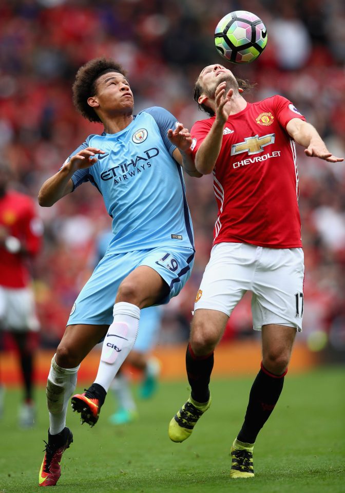  Daley Blind had a shocker of a match today being caught out for both City goals