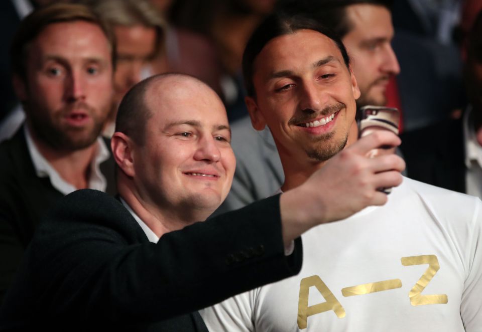  Zlatan Ibrahimovic put the pain of a Manchester derby defeat behind him to pose for photos at the Brook v Golovkin fight