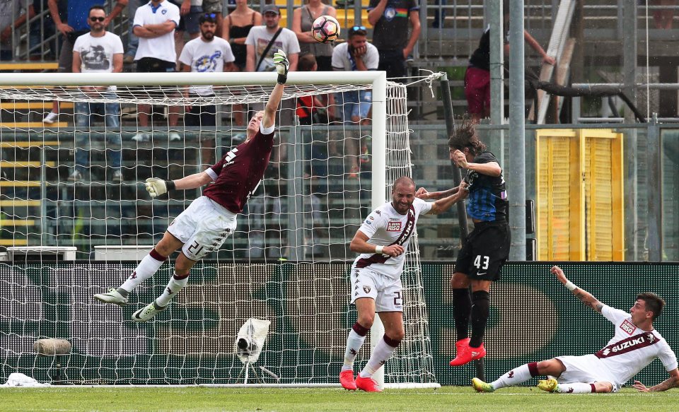  Joe Hart flapped at the ball which lead to one of Atalanta's goals on his debut