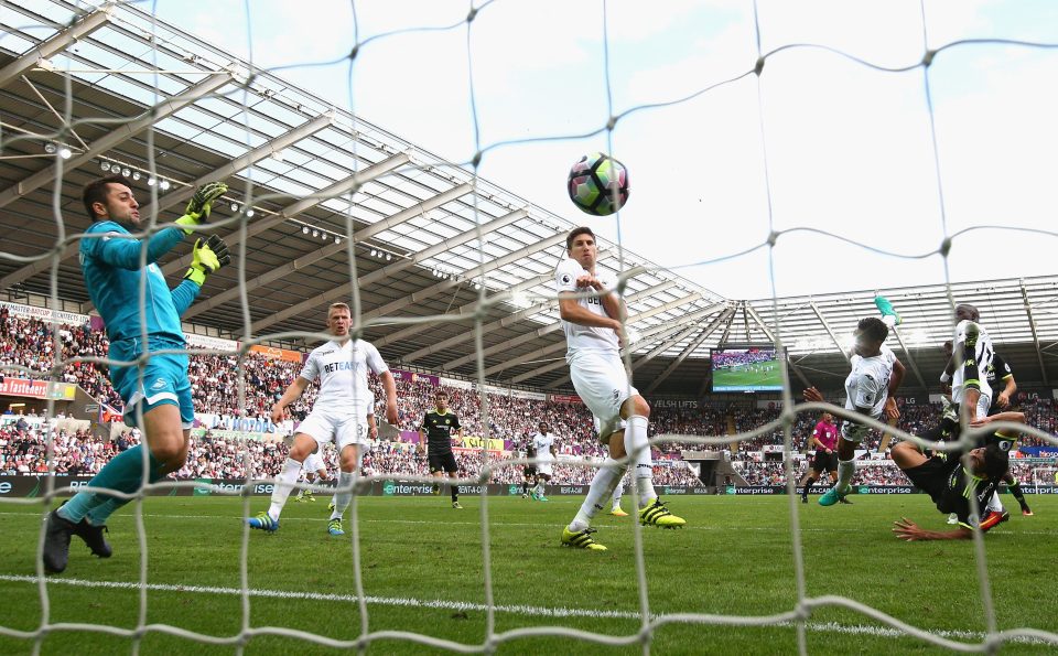 Swansea City v Chelsea - Premier League