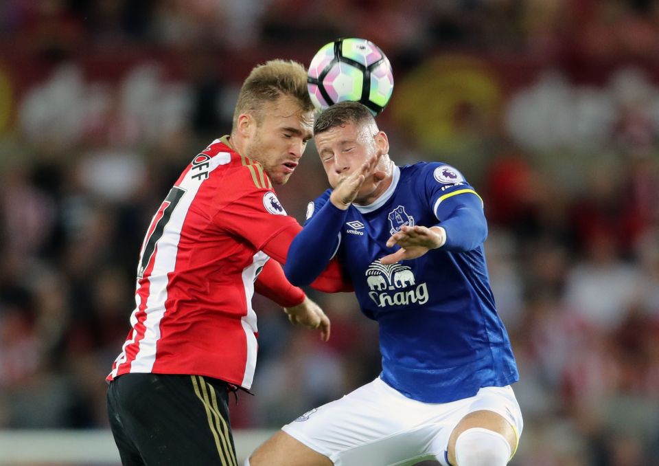  Ross Barkley "lost too many balls" during the Sunderland game, according to his manager