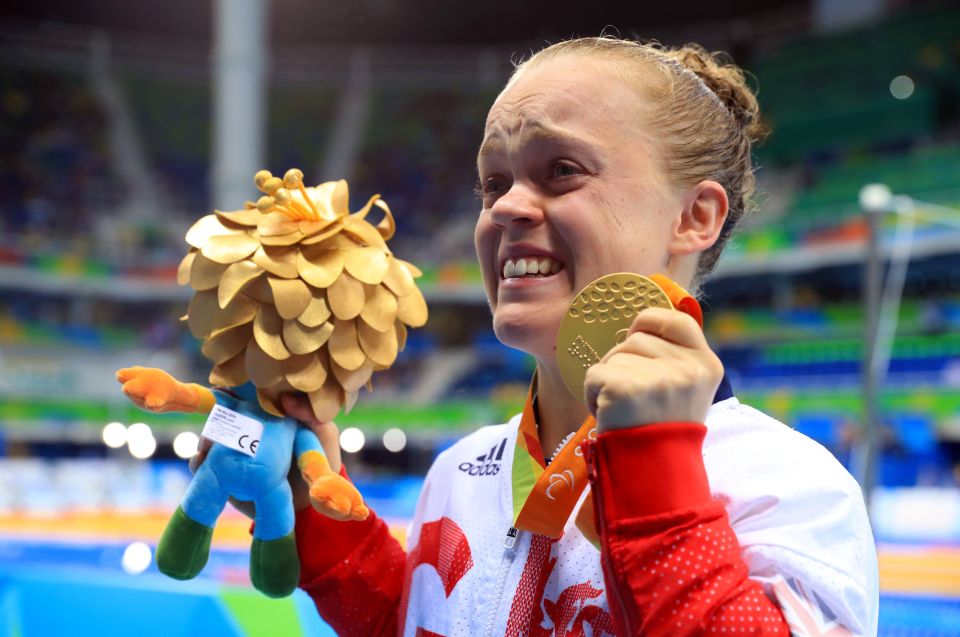  Ellie Simmonds shows her emotions with her latest gold medal