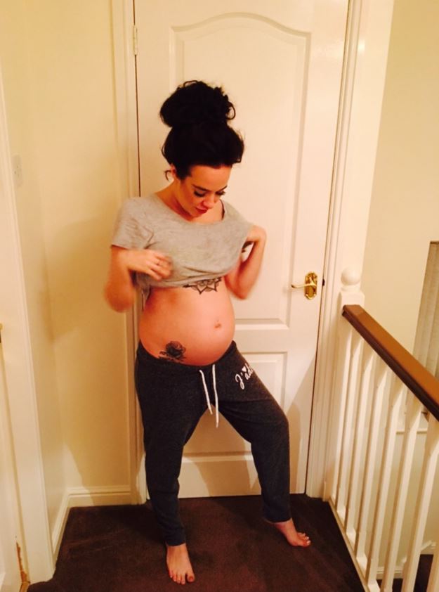  Stephanie Davis shared a cute snap on Twitter on her and her bump in her new home