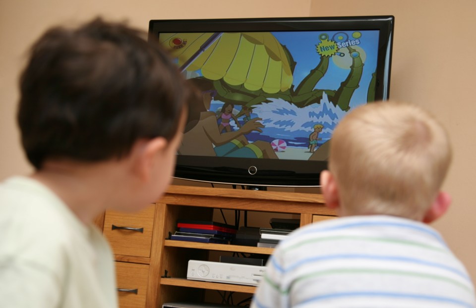  Watching too much TV as a tot can make kids grow into bullied misfits