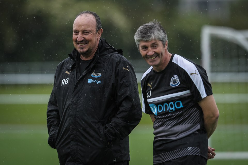  Benitez with Toon's academy director Joe Joyce