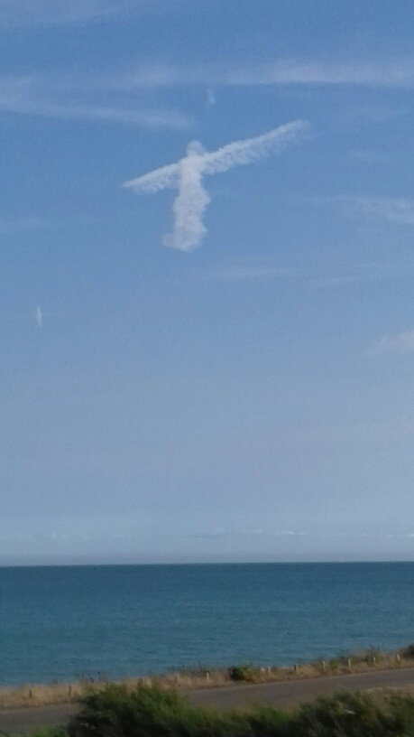 The incredible picture shows the cloud in the shape of the Angel of the North