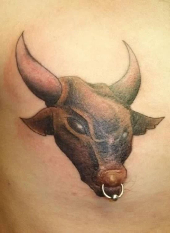  Can you spot the nipple in this tattoo?