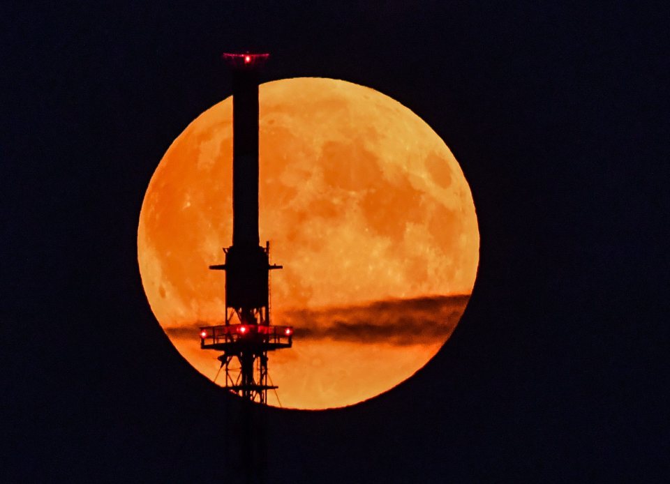  The harvest moon lunar eclipse is stunning to look at - but what causes it?