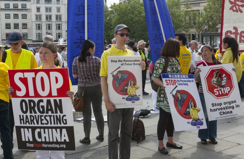  Camaigners hold demonstration in Trafalgar Square, London to highlight the Chinese government's involvement in illegal organ harvesting amonst prisoners including large numbers of Falun Gong practitioners