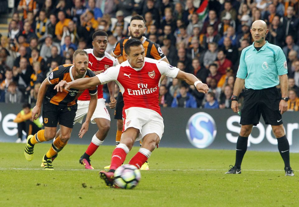  Alexis Sanchez was not on penalty duty but took one anyway against Hull