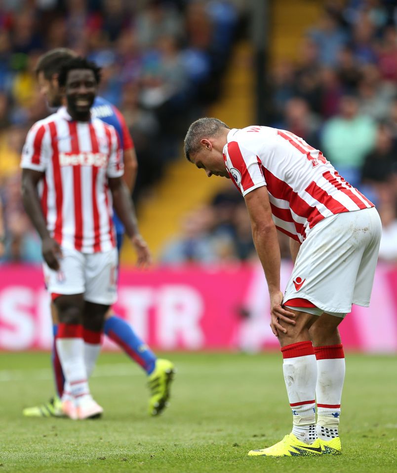  Jonathan Walters remains a doubt for the clash