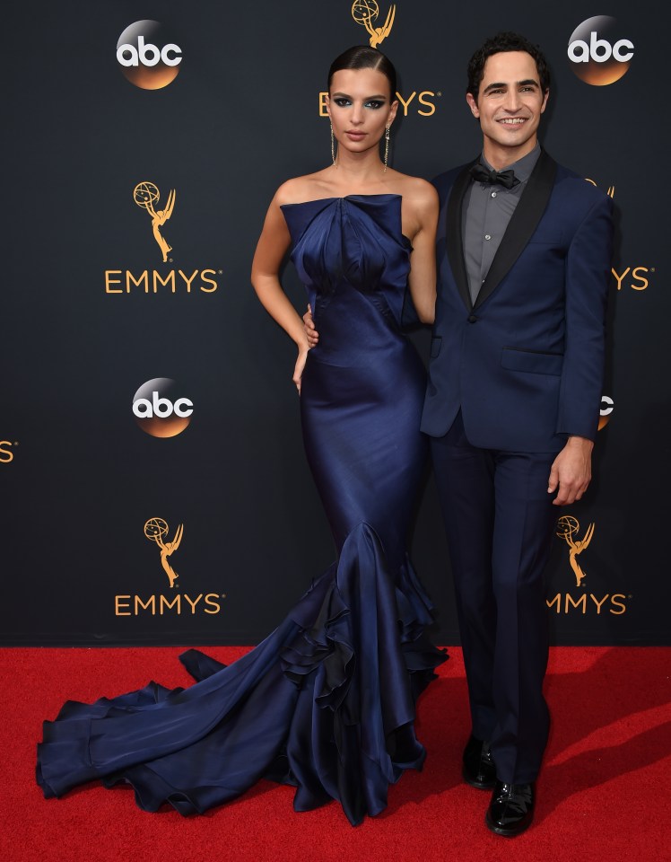  Emily cosied up to designer Zac Posen on the red carpet