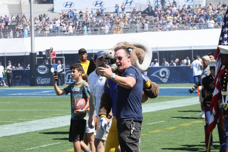 Robert Patrick is a Rams fan.