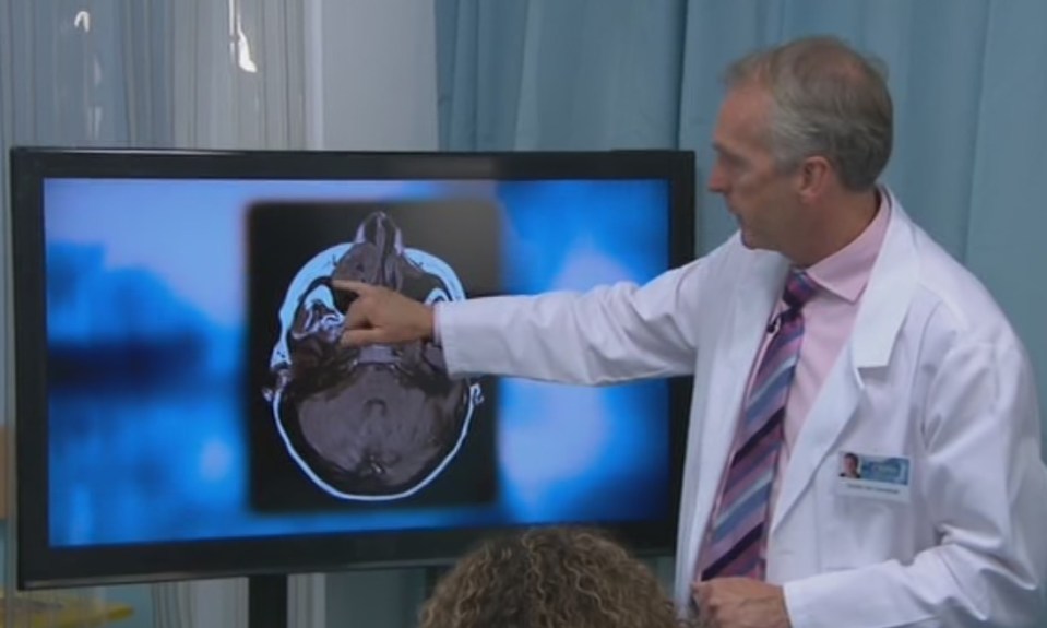  Dr Ian points out Andrea's tumour