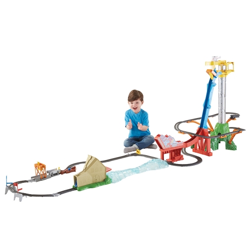  This elaborate train set comes with an amazing ramp and two characters