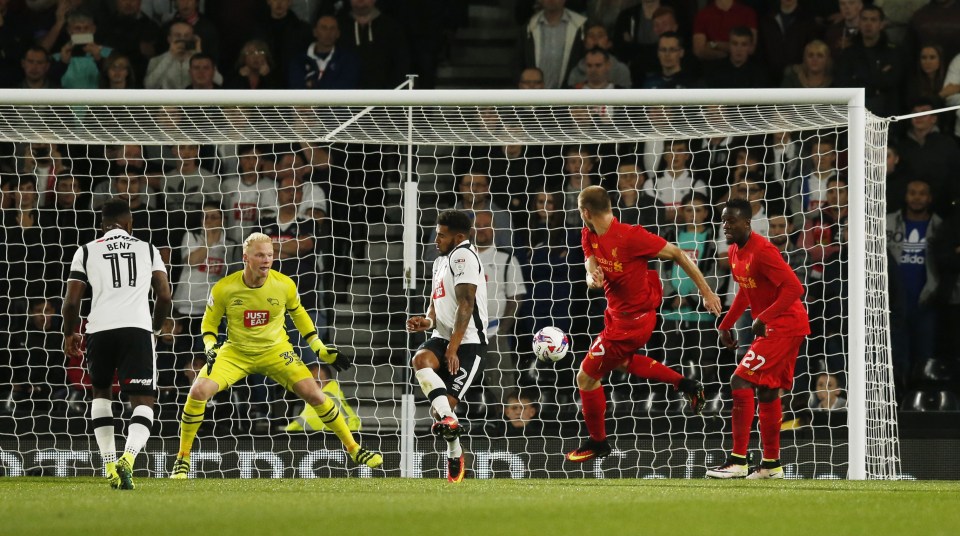  Ragnar Klavan scored his first Liverpool goal to earn his new team the lead