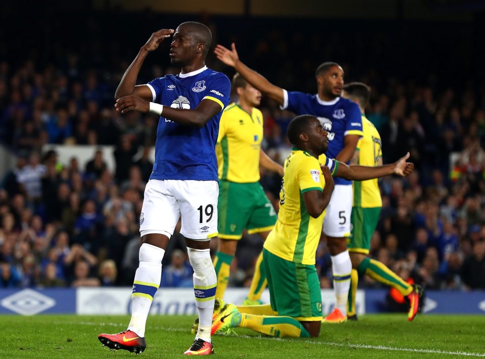  West Ham loanee Enner Valencia made his debut for Everton