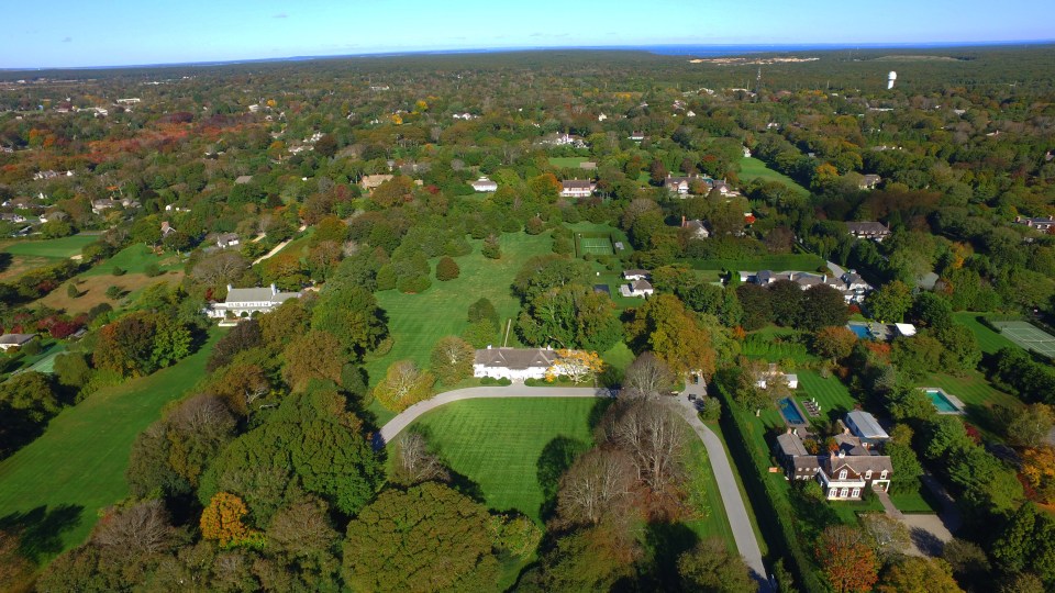  The charming 100-year-old mansion named Lasata, meaning "place of peace" in Native American, was the vacation home of the Bouviers throughout the 1920s