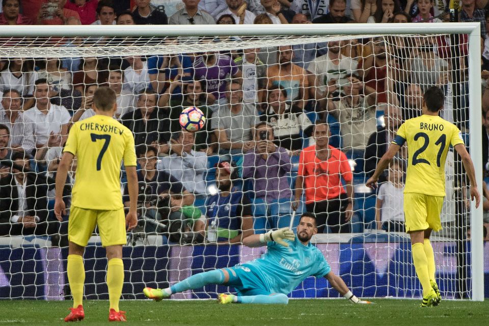  Bruno Soriano watches his sensational Panenka float past helpless Kiko Casilla