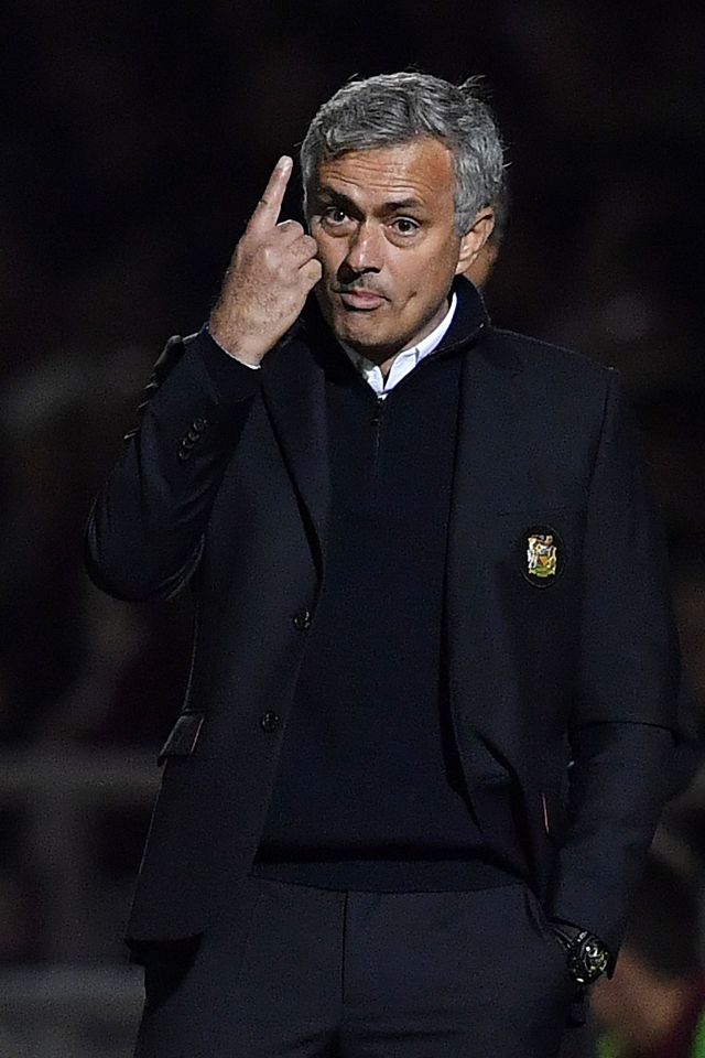  Mourinho defended his players despite his own recent comments