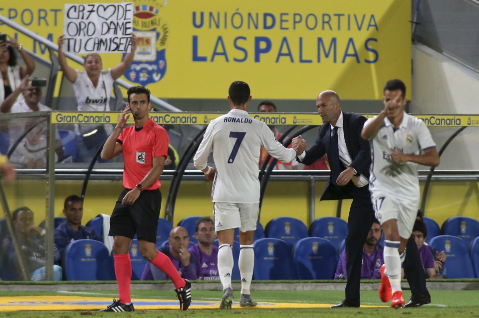  Zinedine Zidane's decision to sub Cristiano Ronaldo was talk of the town in Spain