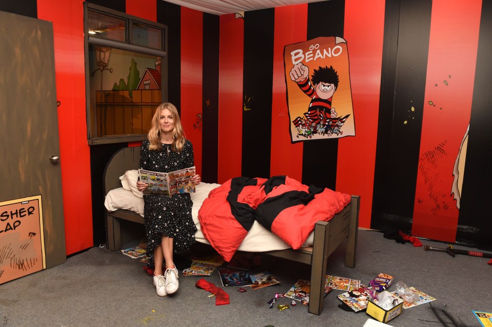  Donna Air has a nosey in Dennis The Menace's bedroom