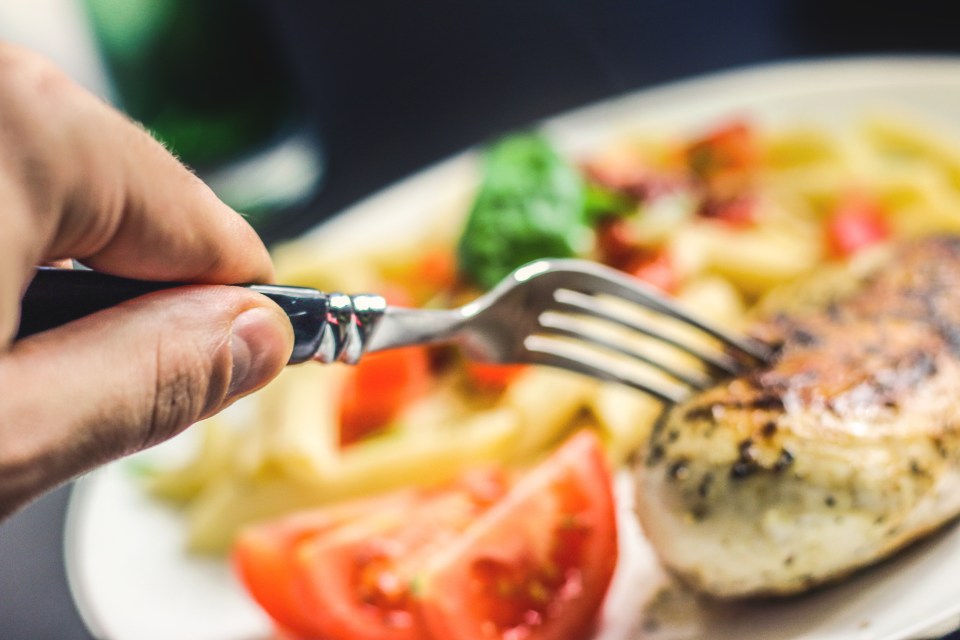  Eating late at night forces the body to work when it should be resting