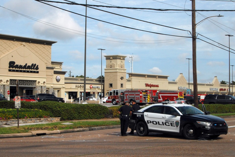  Nine people were injured early Monday when a man armed with several weapons opened fire on vehicles in southwest Houston