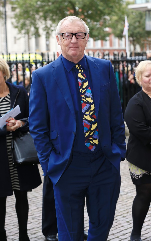  Chris Tarrant made sure Terry's vibrant personality was celebrated in this eye-catching suit and tie