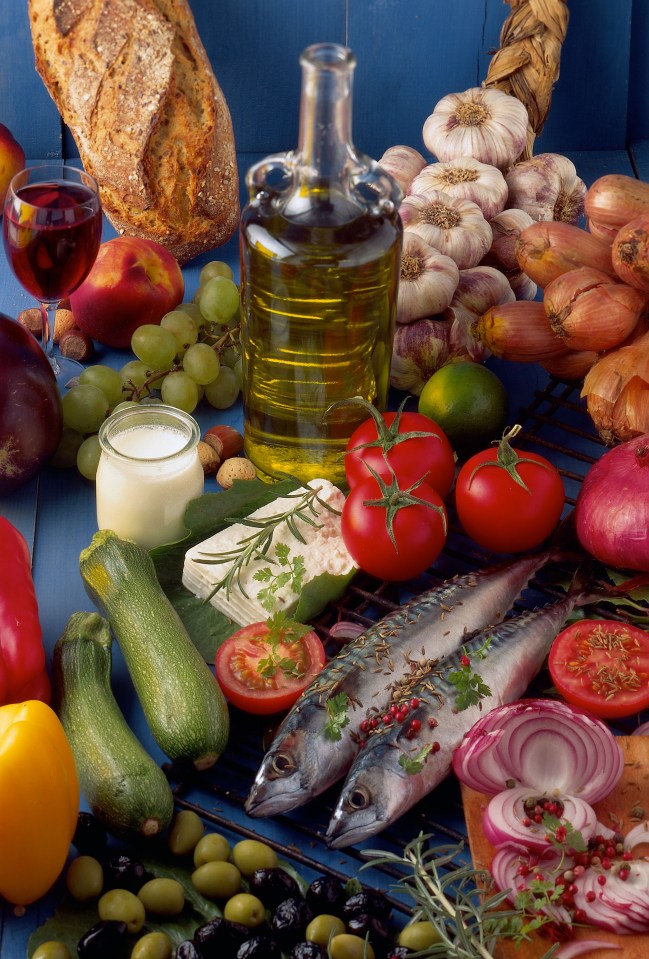  A healthy Mediterranean diet full of fruit, vegetables, fish and nuts is beneficial to a good diet