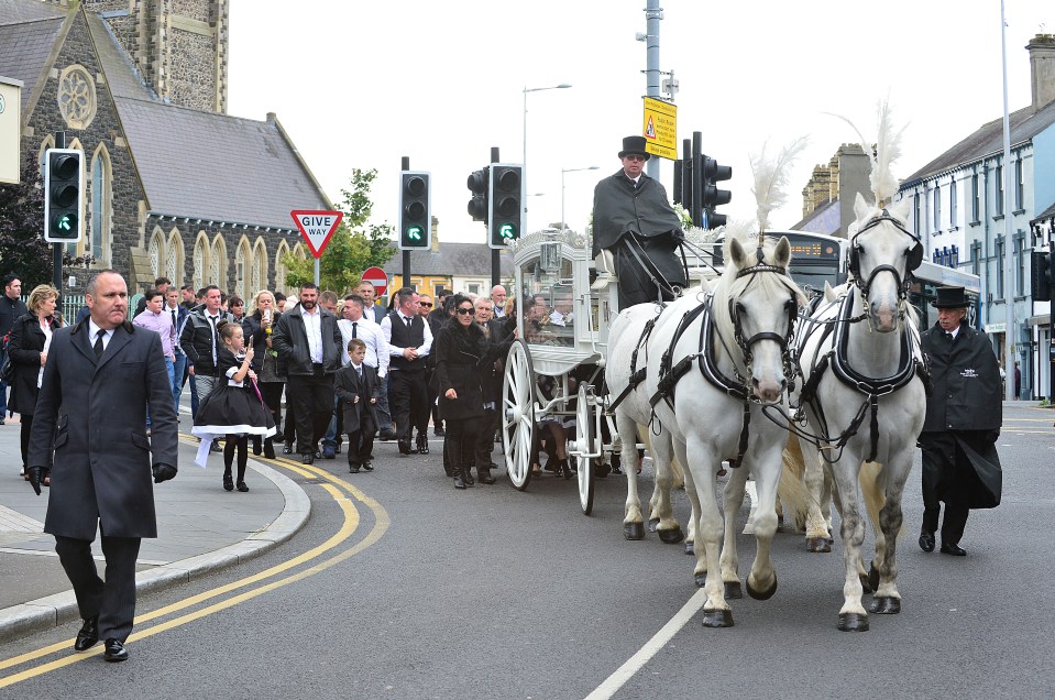  The huge funeral brought the whole town to a standstill