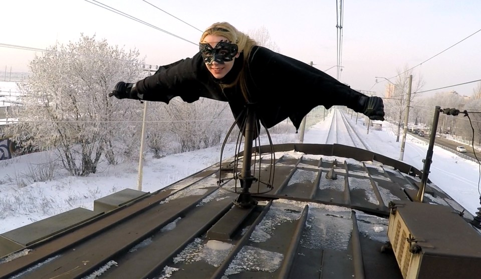  Branded Kobzarro, this 19-year-old has mastered the art of surfing on locomotives in Russia