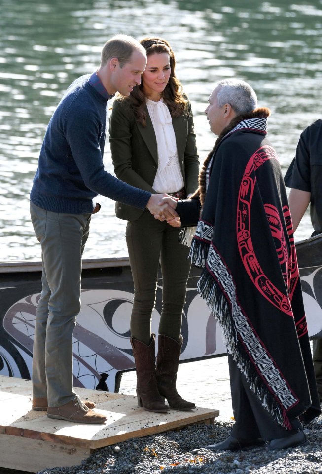  Kate and William were given a traditional ceremonial greeting