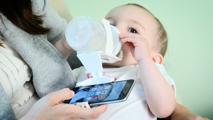  Breastfeeding is a great way for mums to bond with their baby