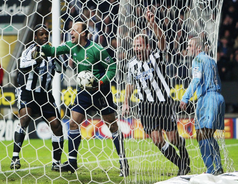  Tottenham players complain, but Newcastle's Alan Shearer celebrates